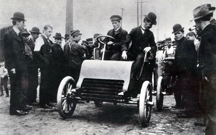 Первый серийный автомобиль Caddilac (1902 год)