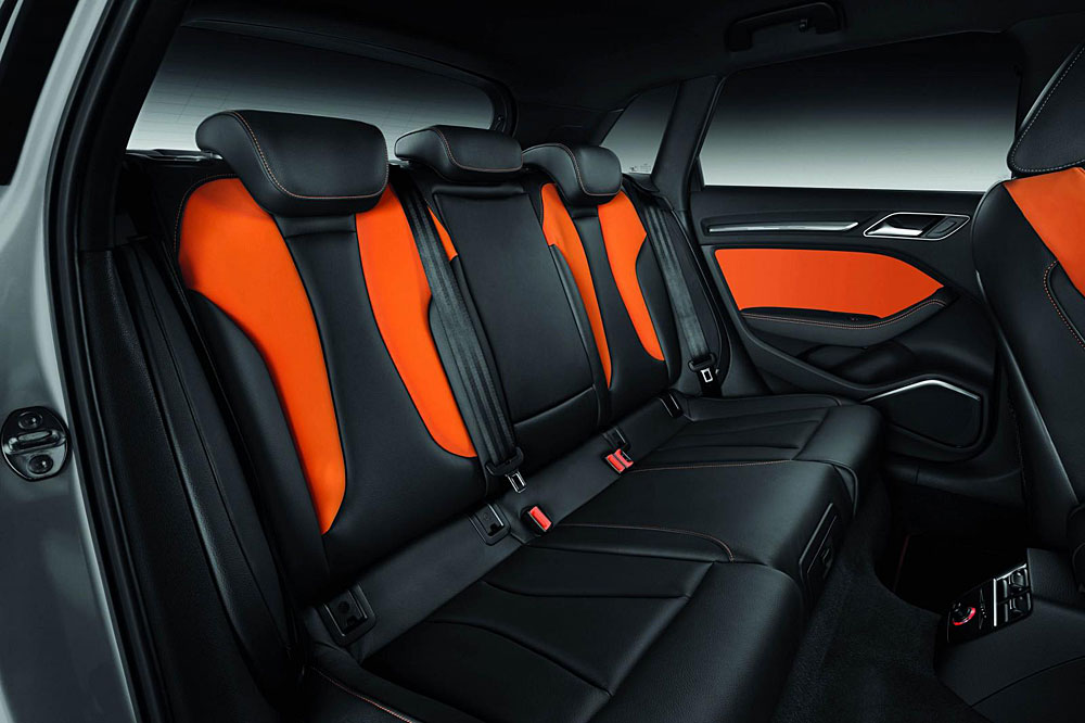 Интерьер Audi A3 Sportback (2012)