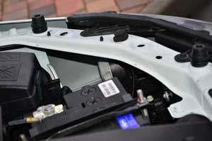 Отличный доступ к заглушкам на корпусах световых приборов и замене ламп в Lada Vesta