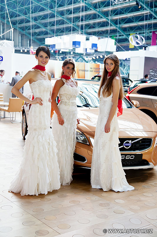 Девушки на Моторшоу 2011 - Стенд Volvo