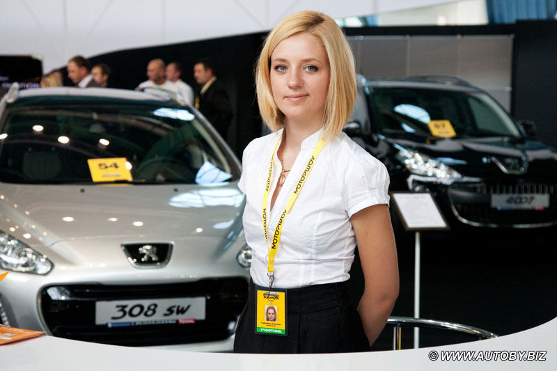 Девушки на Моторшоу 2011 - Стенд Peugeot