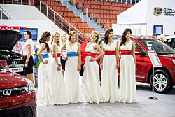 Девушки на Моторшоу 2013 (стенд Китайские автомобили)