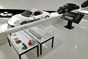  "40  Porsche Design Studio"