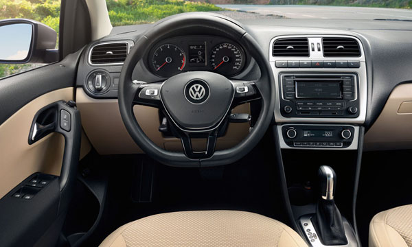  VW Polo sedan (2015)