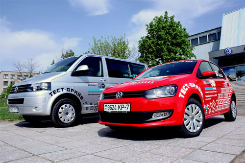 Volkswagen Caravelle и Volkswagen Polo (2010)