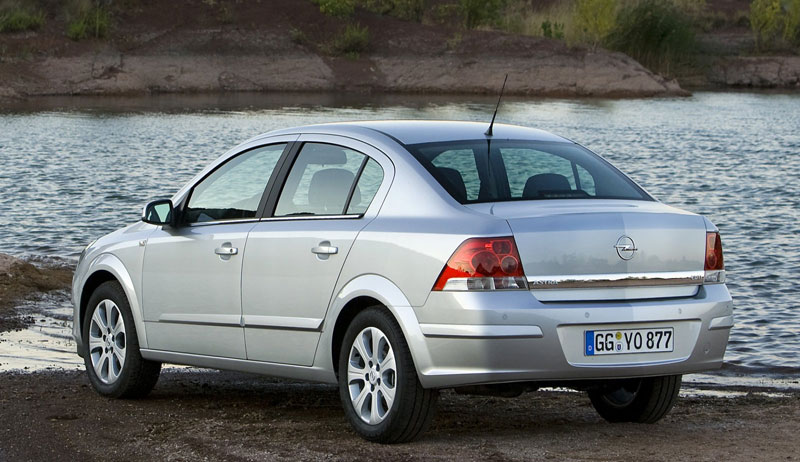 Opel Astra Sedan (2008)