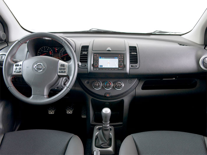 Салон (интерьер) Nissan Note 1 поколения (2005–2013)