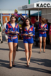 Девушки на Моторшоу 2011