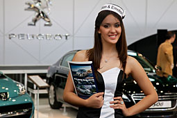Девушки на Моторшоу 2011 (стенд Peugeot)