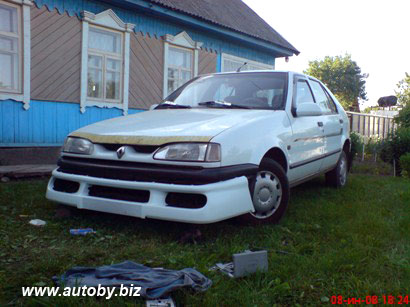 Бампер Renault 19