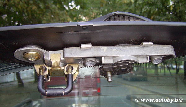 Renault Laguna универсал. Механизм щетки стеклоочистителя 5-й двери