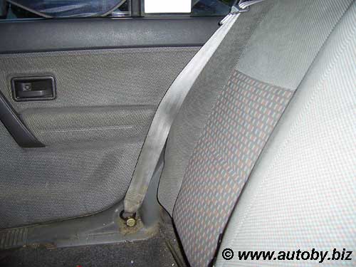 Задние ремни безопасности (Renault 19)