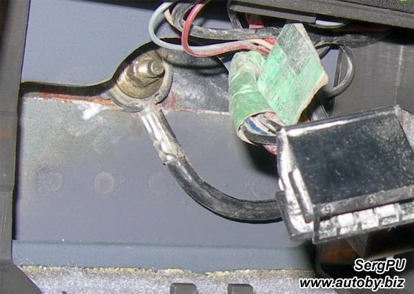 Гайка антенны (Renault Clio)