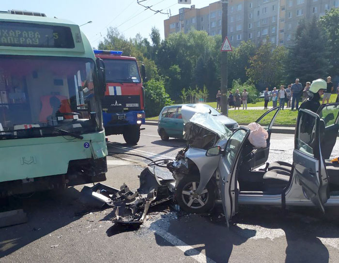 Последствия ДТП в Минске на улице Одинцова (02.09.2019)