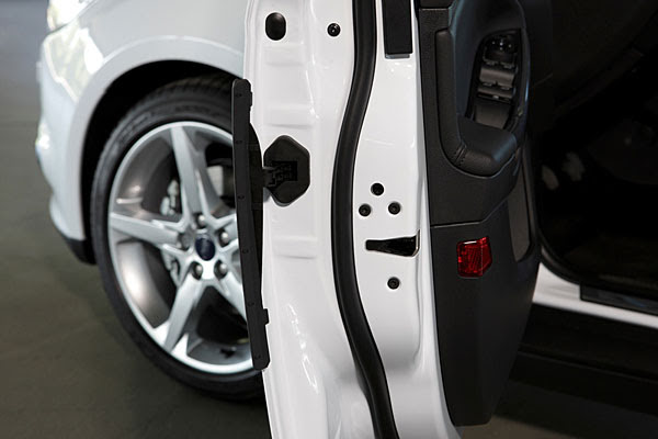 Система защиты кромок дверей в автомобилях Ford Focus (Edge Door Protectors)