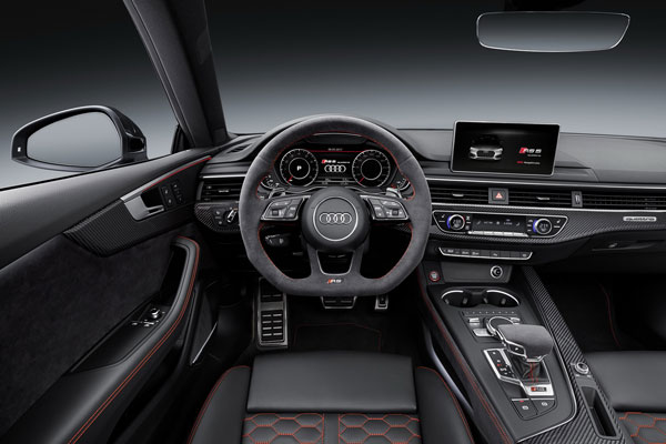 Интерьер Audi RS 5 Coupe (2017)