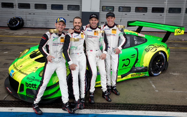 Porsche 911 GT3 R побеждает в гонке «24 часа Нюрбургринга»